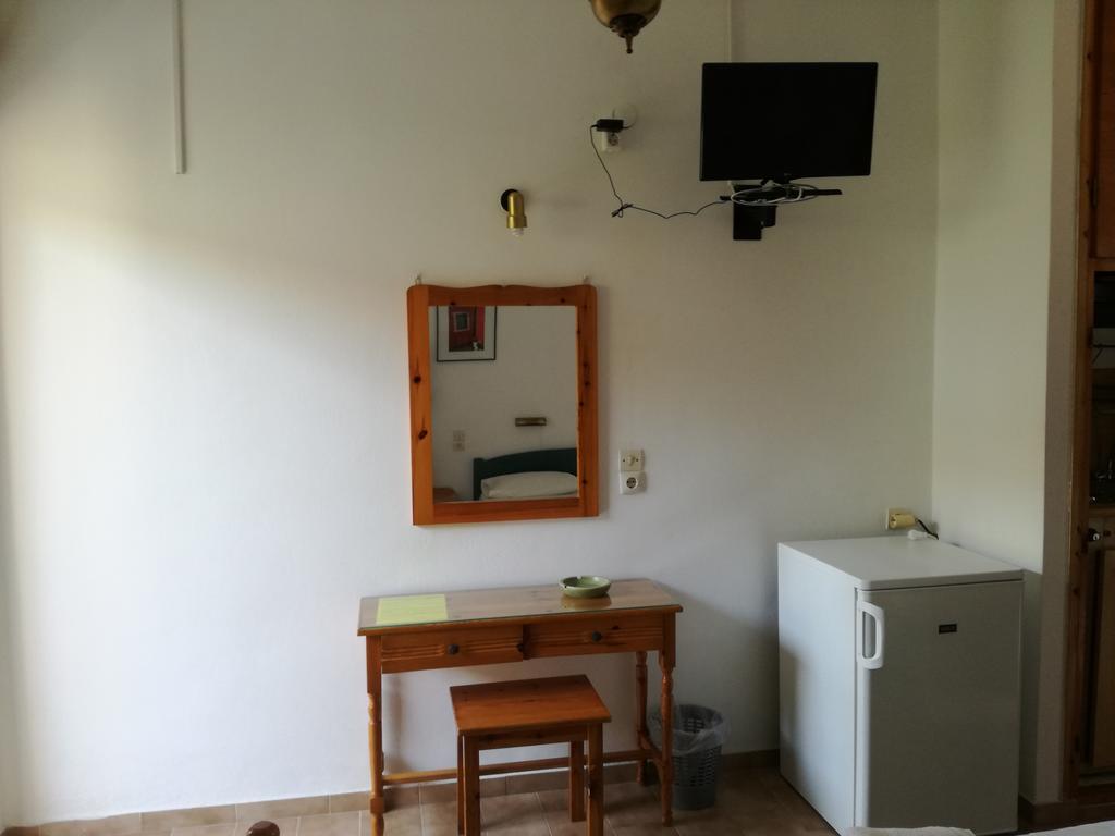 Pericles Studios Agia Marina  Экстерьер фото